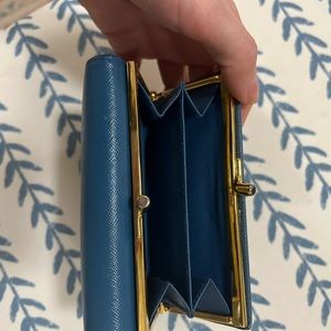 Selling Prada wallet in great condition.